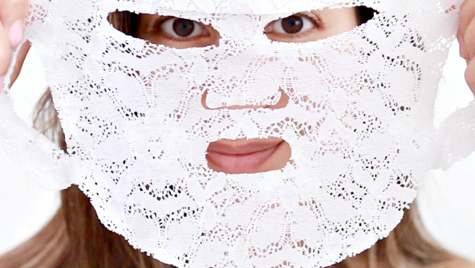 Starskin Lifting Lace Face Mask Review: Worth the Hype? – The